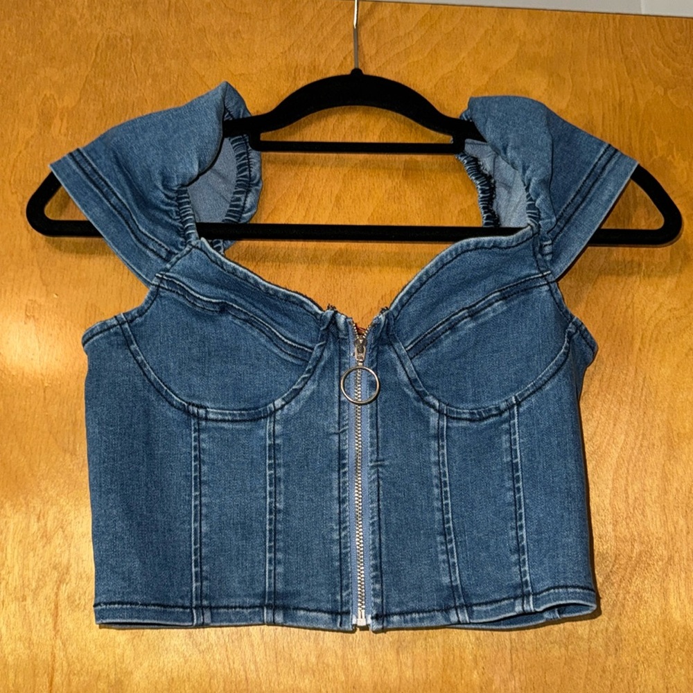 Used GUESS Jean zipper up crop top with shoulder sleeves size S